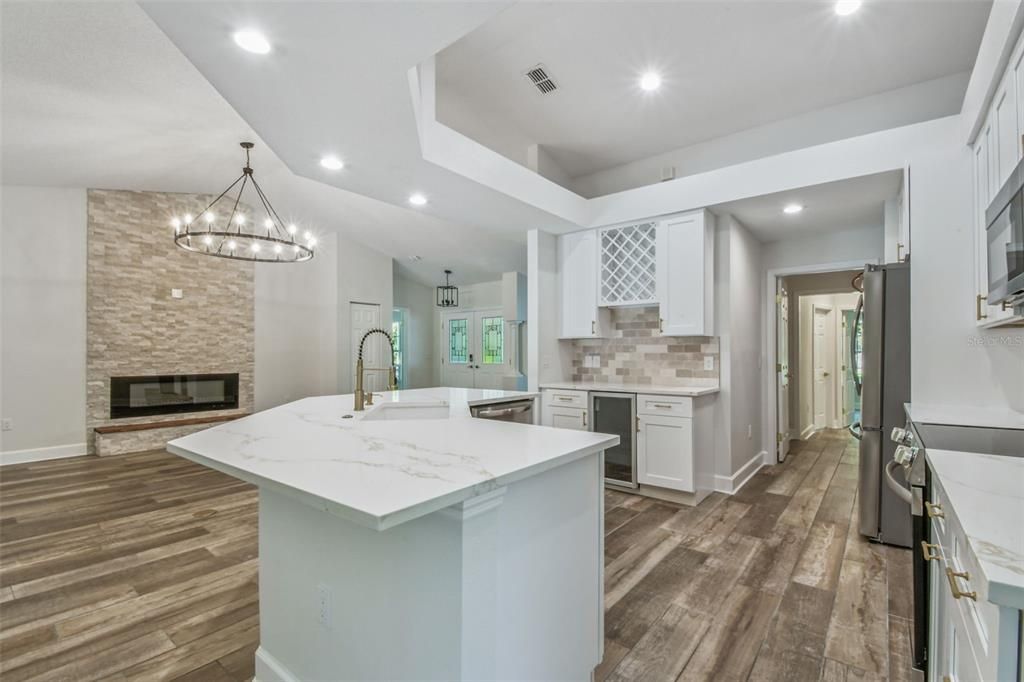 En Venta: $865,000 (5 camas, 2 baños, 2680 Pies cuadrados)