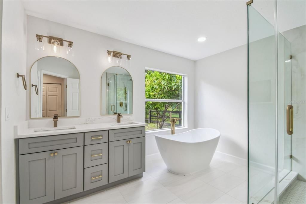 En Venta: $865,000 (5 camas, 2 baños, 2680 Pies cuadrados)