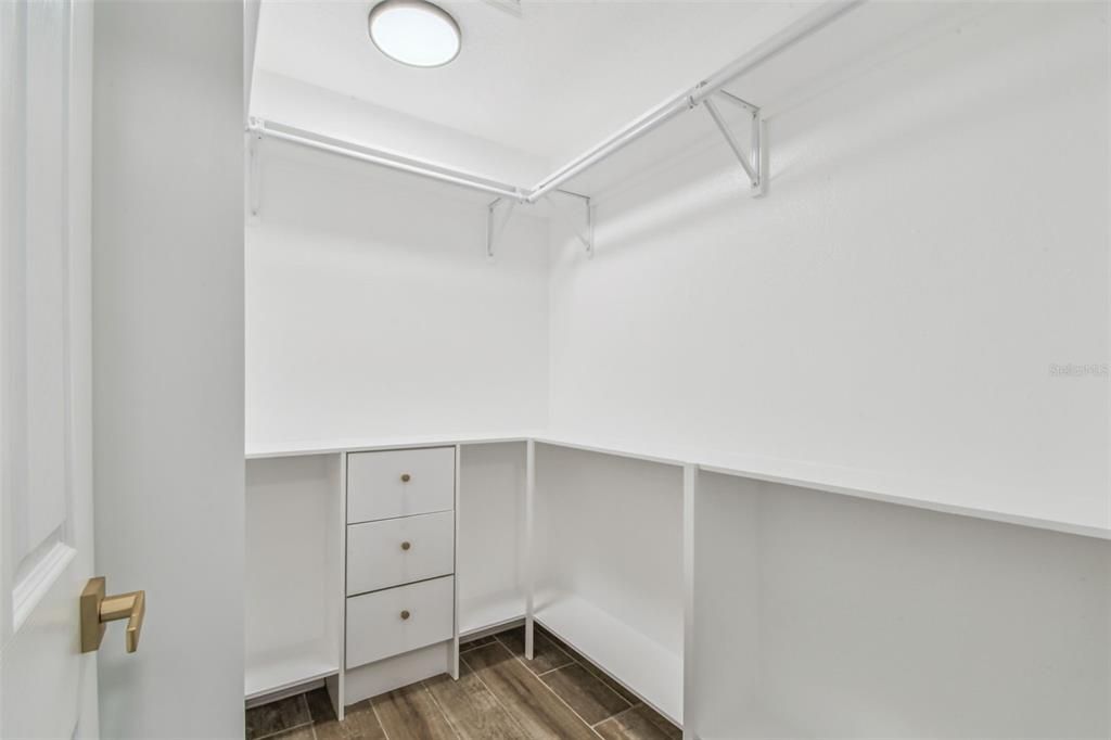 En Venta: $865,000 (5 camas, 2 baños, 2680 Pies cuadrados)