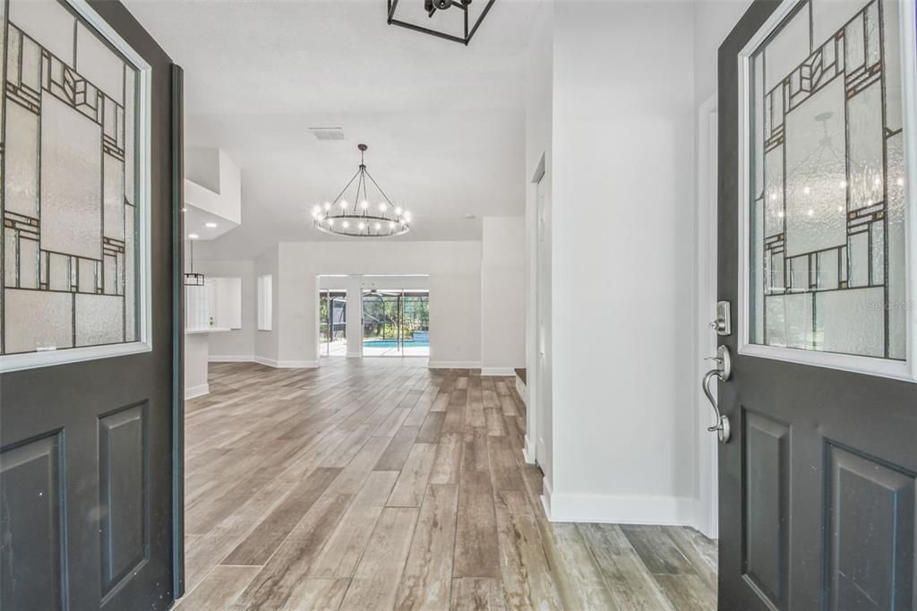 En Venta: $865,000 (5 camas, 2 baños, 2680 Pies cuadrados)