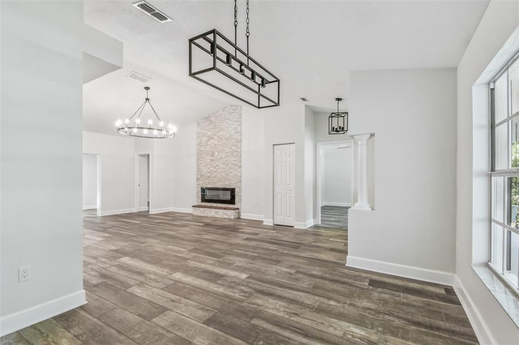 En Venta: $865,000 (5 camas, 2 baños, 2680 Pies cuadrados)