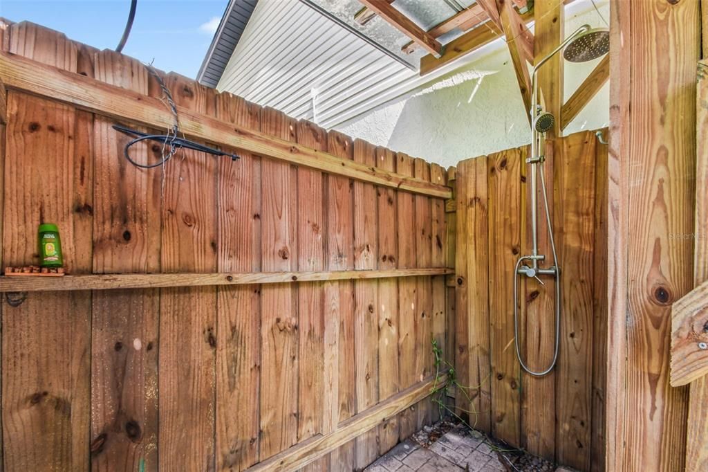 En Venta: $865,000 (5 camas, 2 baños, 2680 Pies cuadrados)