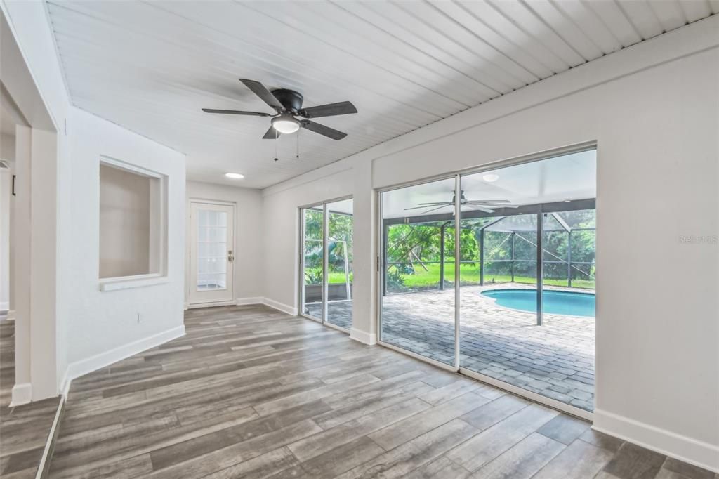 En Venta: $865,000 (5 camas, 2 baños, 2680 Pies cuadrados)