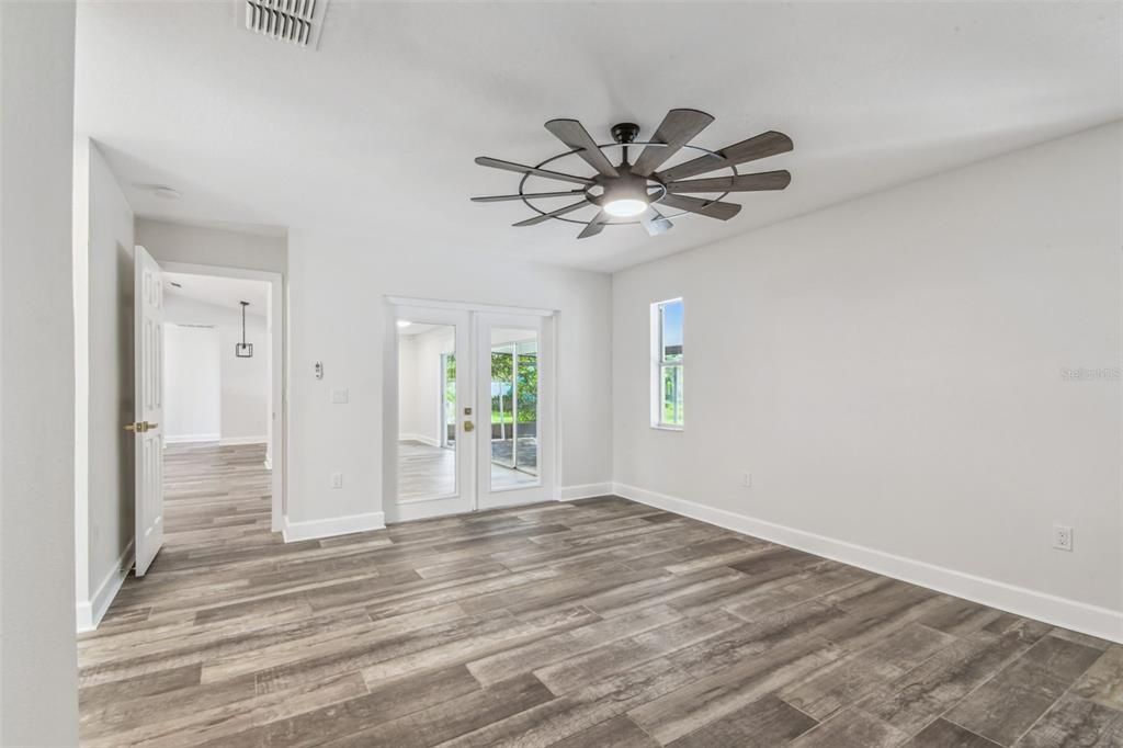 En Venta: $865,000 (5 camas, 2 baños, 2680 Pies cuadrados)