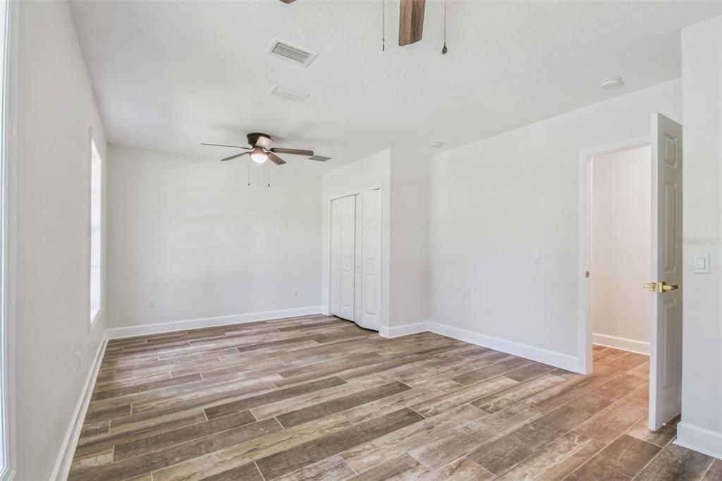 En Venta: $865,000 (5 camas, 2 baños, 2680 Pies cuadrados)