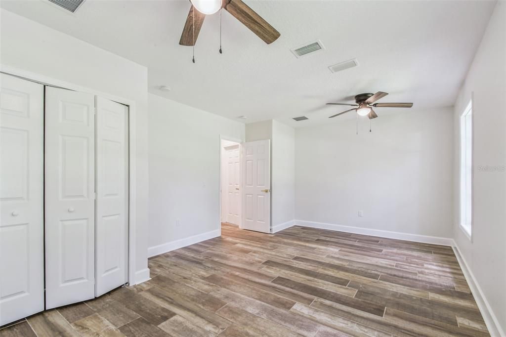 En Venta: $865,000 (5 camas, 2 baños, 2680 Pies cuadrados)