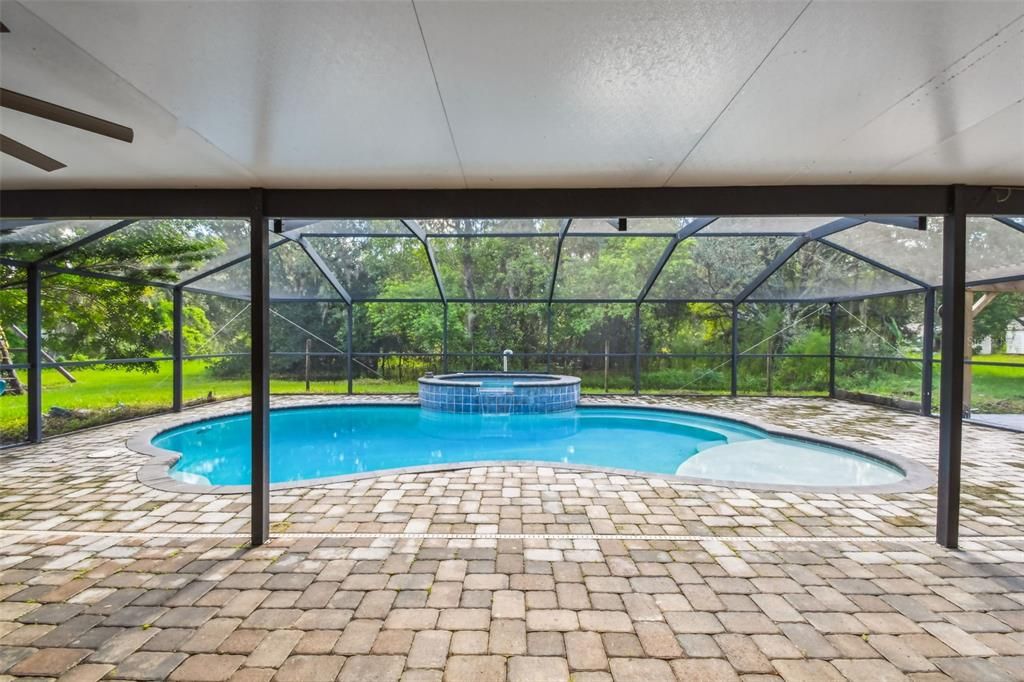 En Venta: $865,000 (5 camas, 2 baños, 2680 Pies cuadrados)