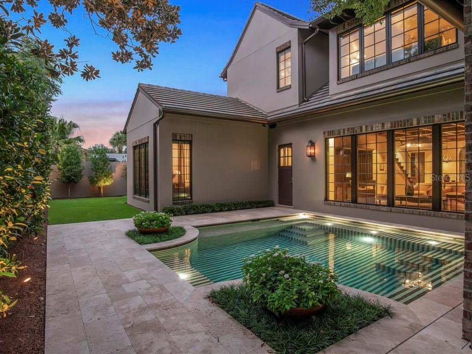 En Venta: $4,250,000 (4 camas, 5 baños, 3720 Pies cuadrados)