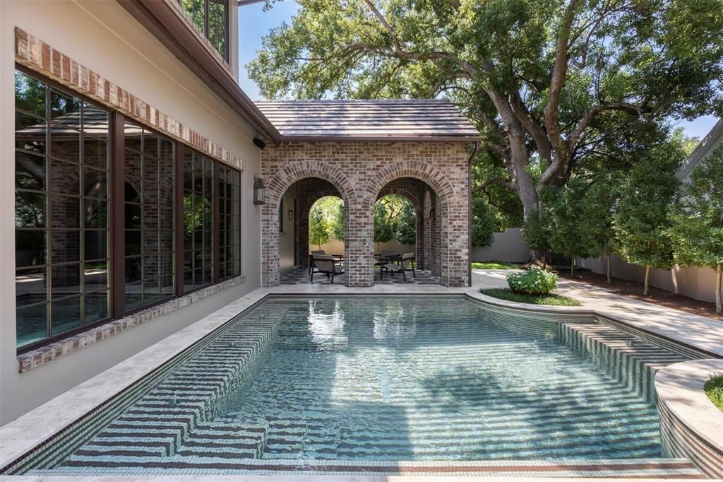 En Venta: $4,250,000 (4 camas, 5 baños, 3720 Pies cuadrados)