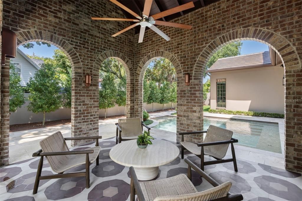 En Venta: $4,250,000 (4 camas, 5 baños, 3720 Pies cuadrados)