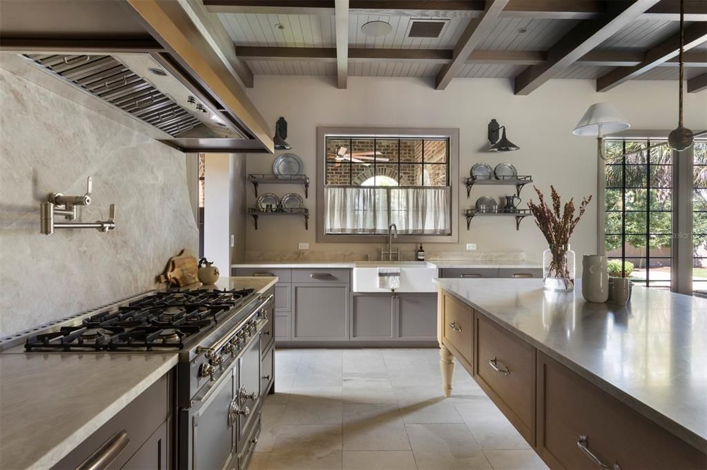 En Venta: $4,250,000 (4 camas, 5 baños, 3720 Pies cuadrados)