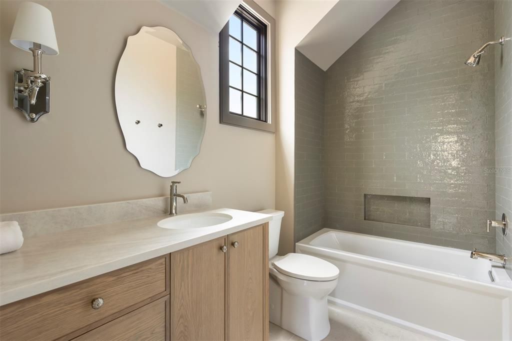 En Venta: $4,250,000 (4 camas, 5 baños, 3720 Pies cuadrados)