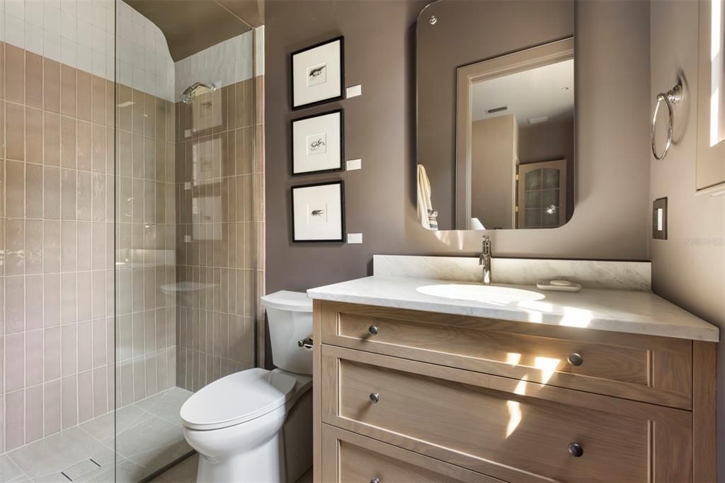 En Venta: $4,250,000 (4 camas, 5 baños, 3720 Pies cuadrados)