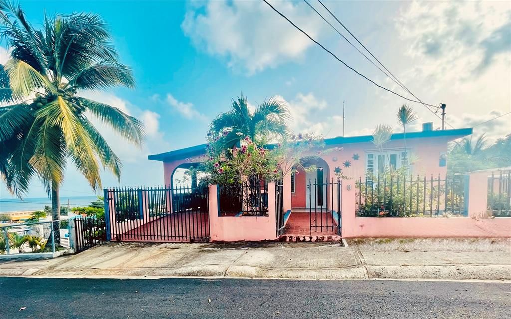 Recently Sold: $239,000 (4 beds, 2 baths, 1673 Square Feet)