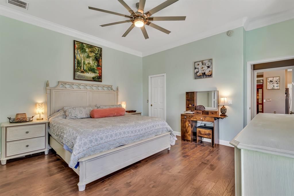 For Sale: $584,995 (4 beds, 2 baths, 2544 Square Feet)