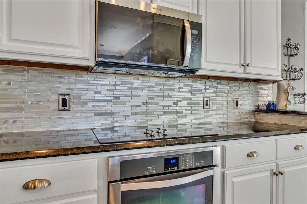 For Sale: $584,995 (4 beds, 2 baths, 2544 Square Feet)