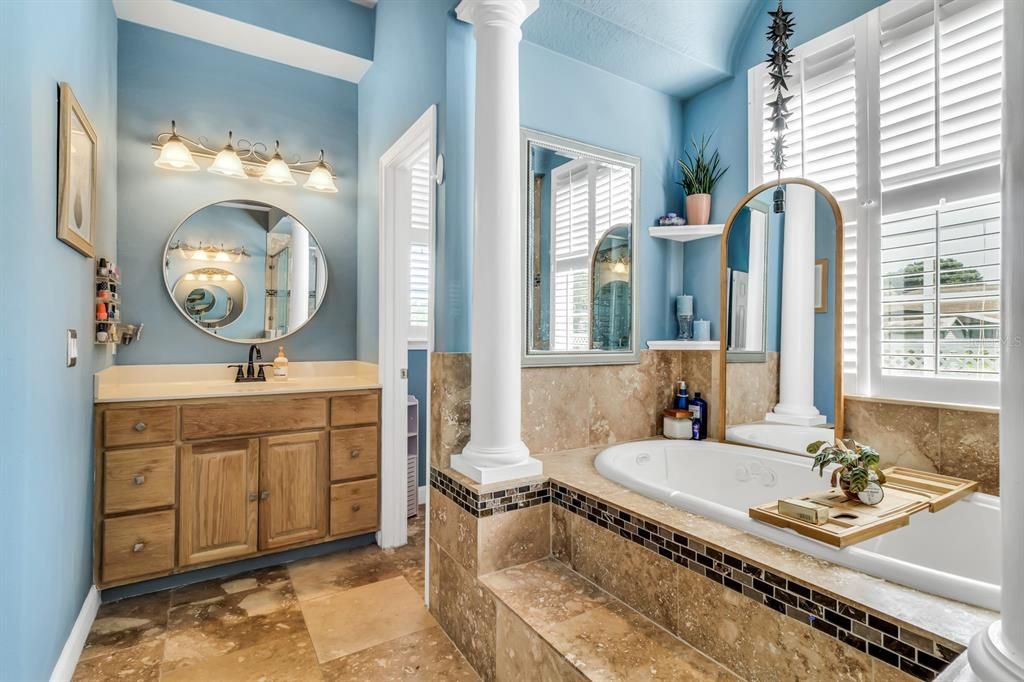 For Sale: $584,995 (4 beds, 2 baths, 2544 Square Feet)