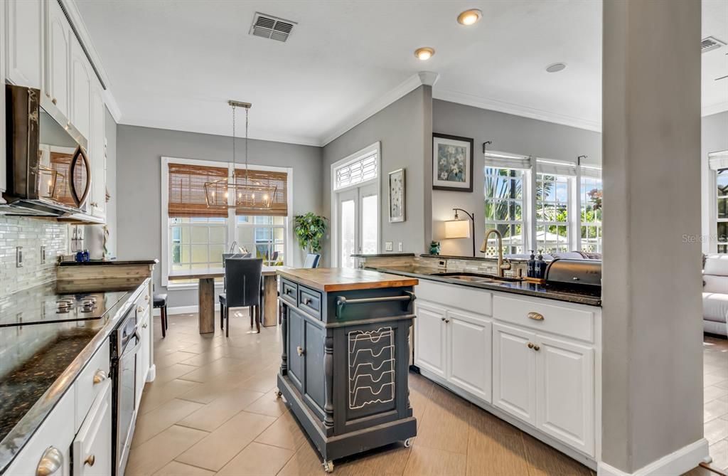 For Sale: $584,995 (4 beds, 2 baths, 2544 Square Feet)