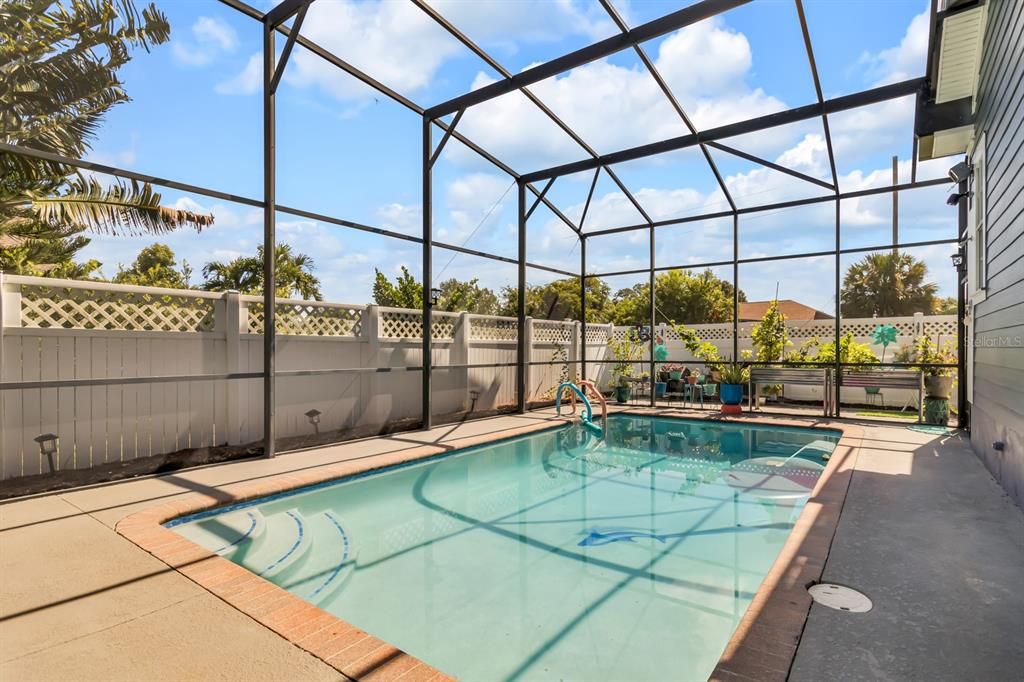 For Sale: $584,995 (4 beds, 2 baths, 2544 Square Feet)