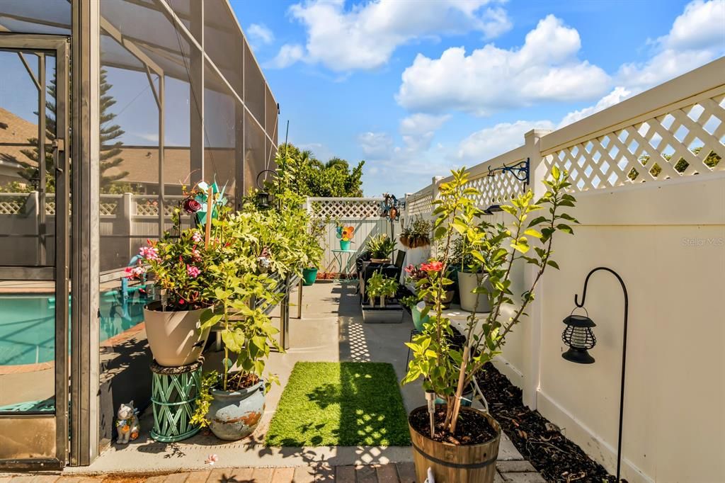 For Sale: $584,995 (4 beds, 2 baths, 2544 Square Feet)