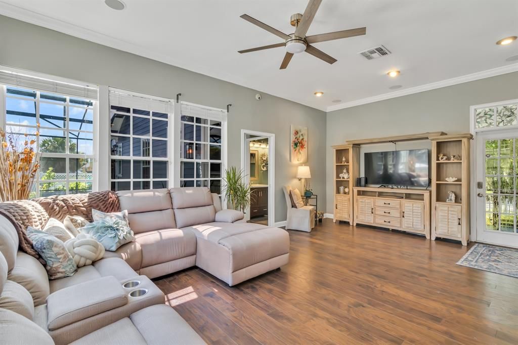 For Sale: $584,995 (4 beds, 2 baths, 2544 Square Feet)