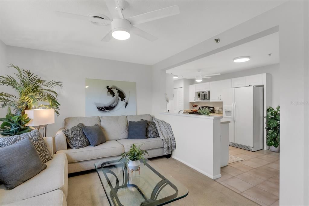 待售: $348,800 (2 贝兹, 2 浴室, 1765 平方英尺)