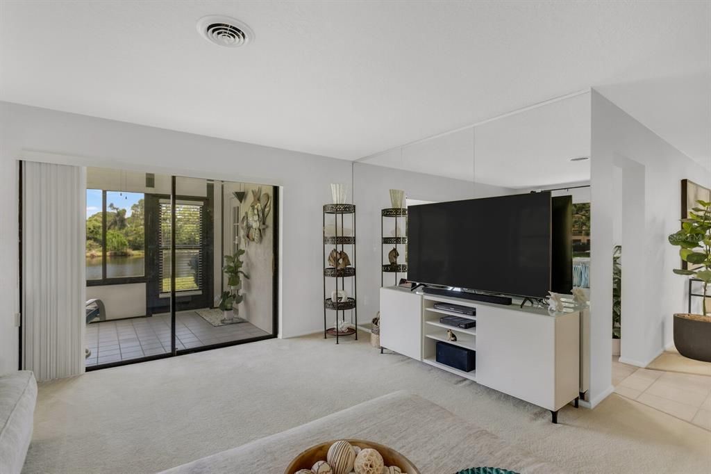 待售: $348,800 (2 贝兹, 2 浴室, 1765 平方英尺)