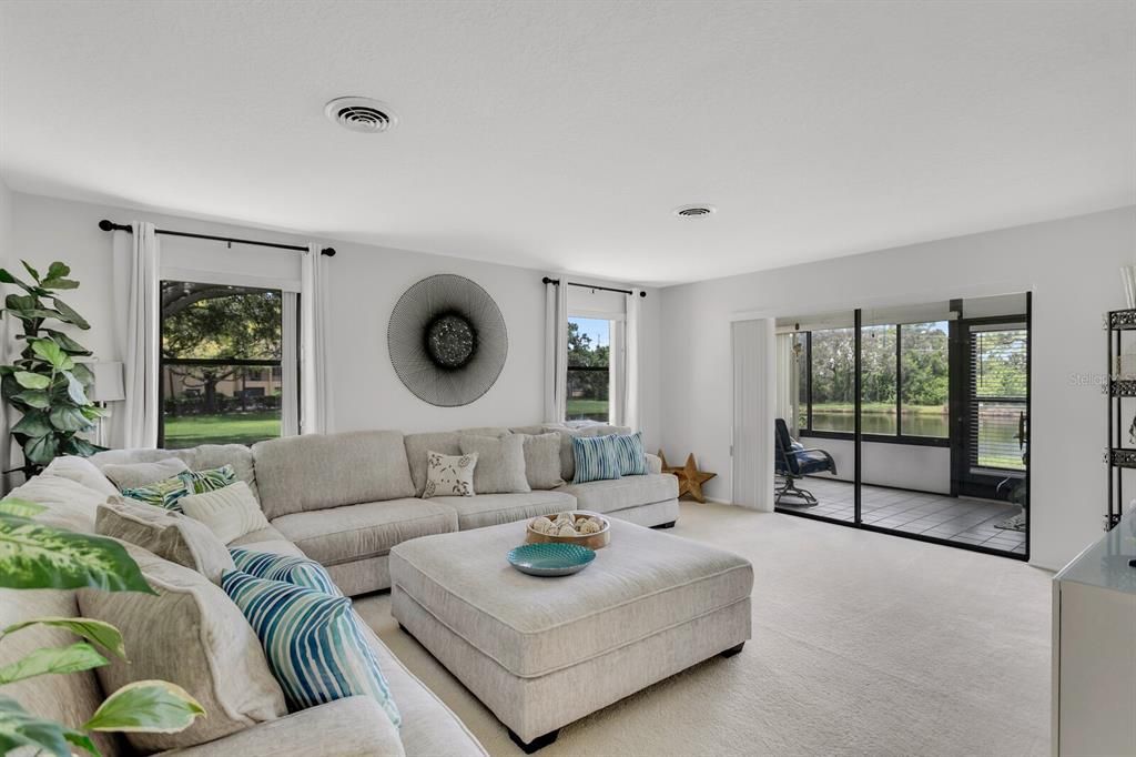 待售: $348,800 (2 贝兹, 2 浴室, 1765 平方英尺)