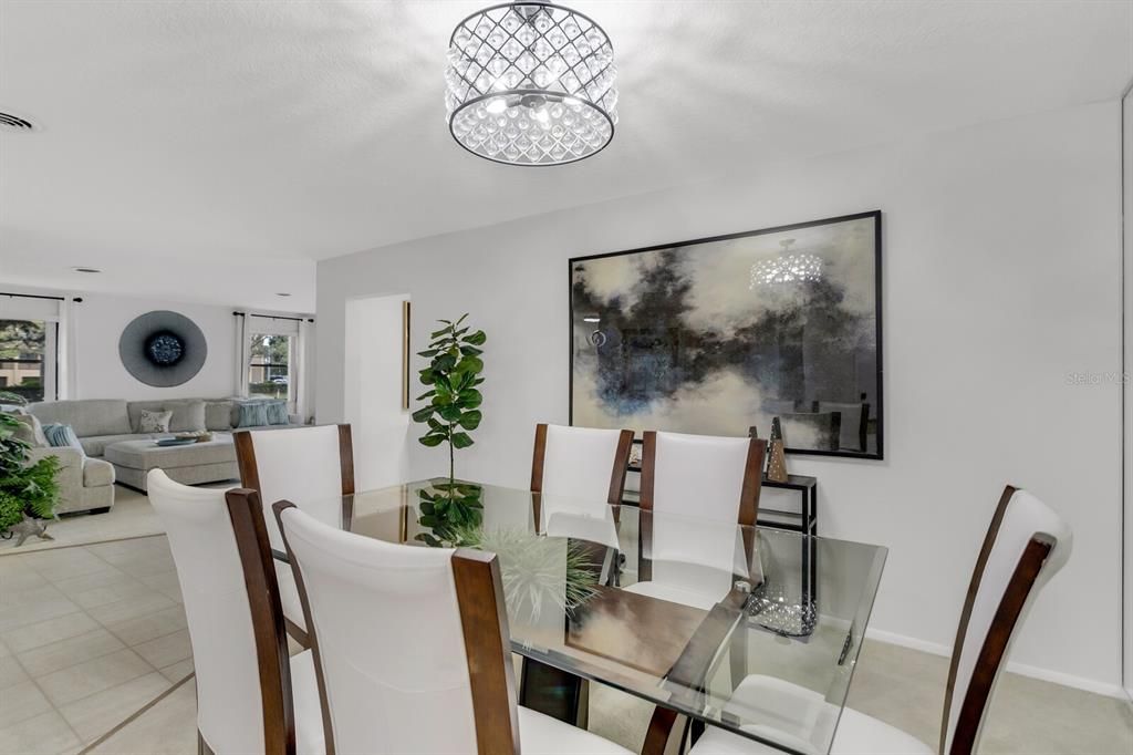 待售: $348,800 (2 贝兹, 2 浴室, 1765 平方英尺)