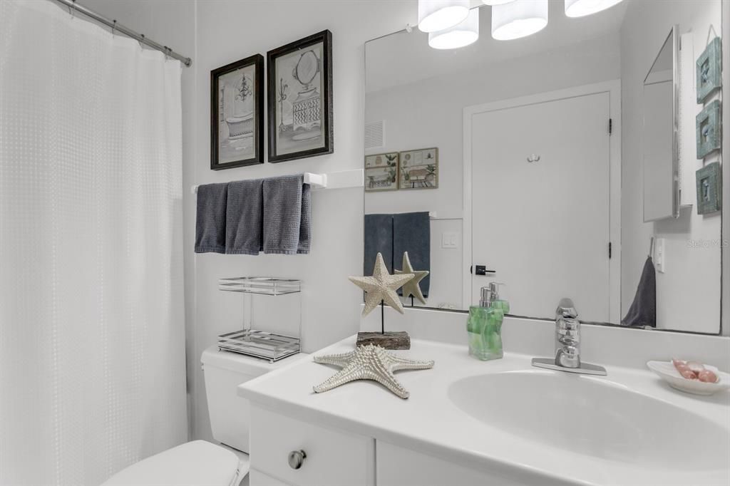 待售: $348,800 (2 贝兹, 2 浴室, 1765 平方英尺)