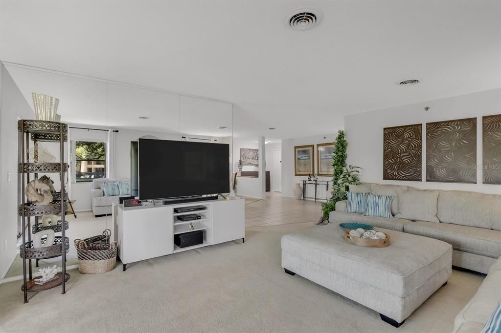 待售: $348,800 (2 贝兹, 2 浴室, 1765 平方英尺)