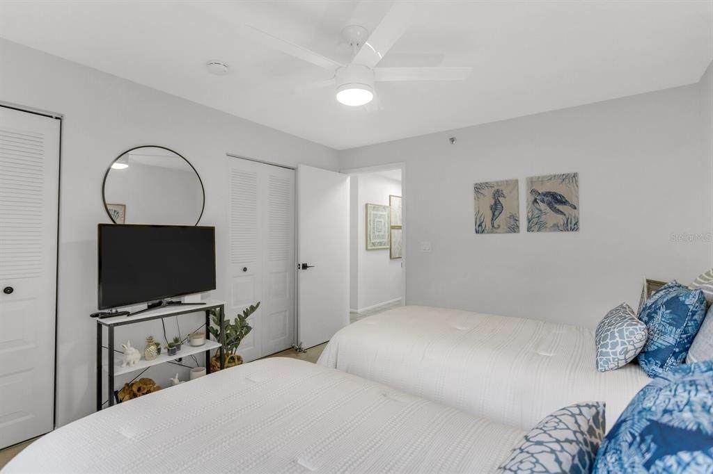 待售: $348,800 (2 贝兹, 2 浴室, 1765 平方英尺)