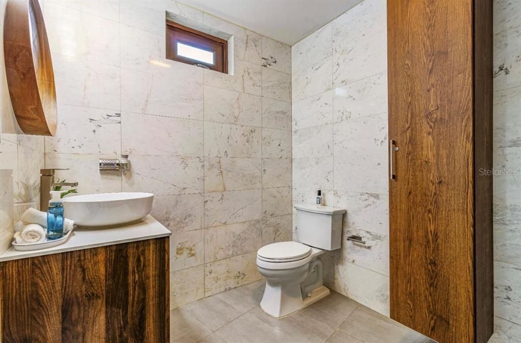 For Rent: $3,500 (2 beds, 2 baths, 1010 Square Feet)