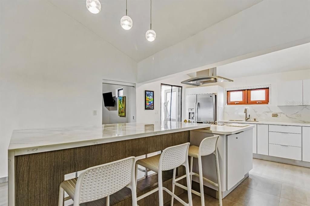 For Rent: $3,500 (2 beds, 2 baths, 1010 Square Feet)