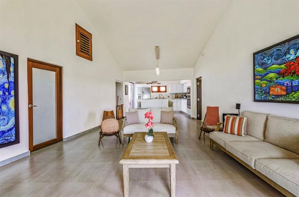 For Rent: $3,500 (2 beds, 2 baths, 1010 Square Feet)