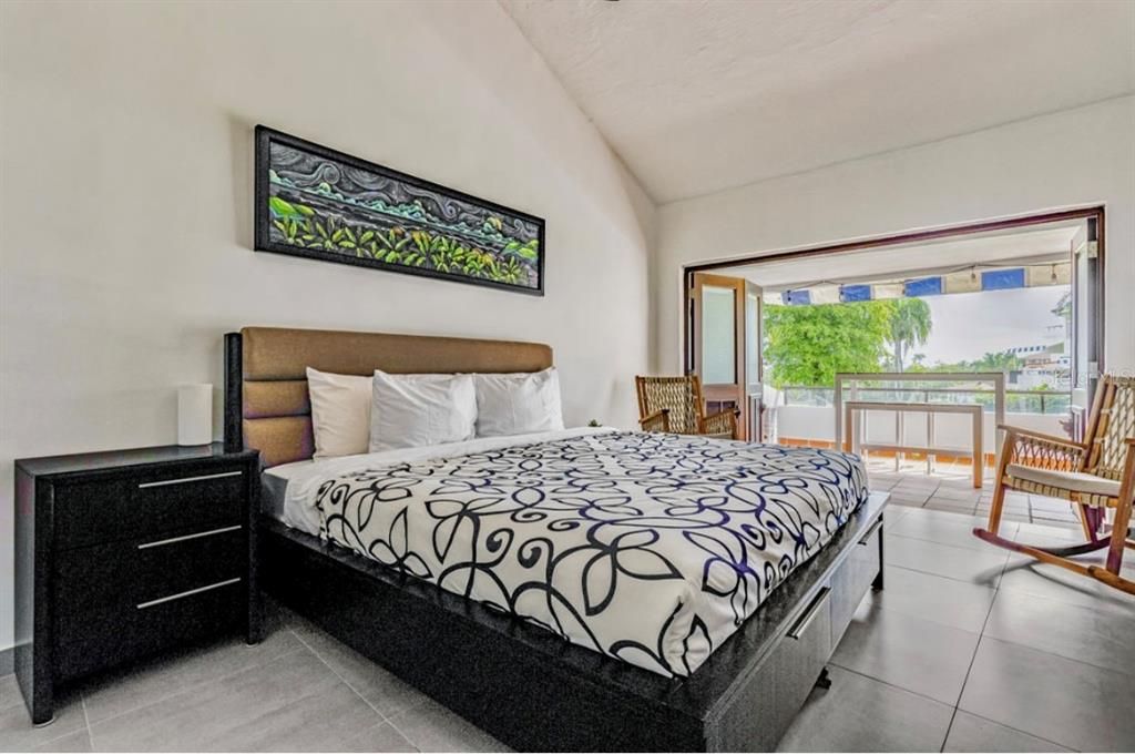 For Rent: $3,500 (2 beds, 2 baths, 1010 Square Feet)