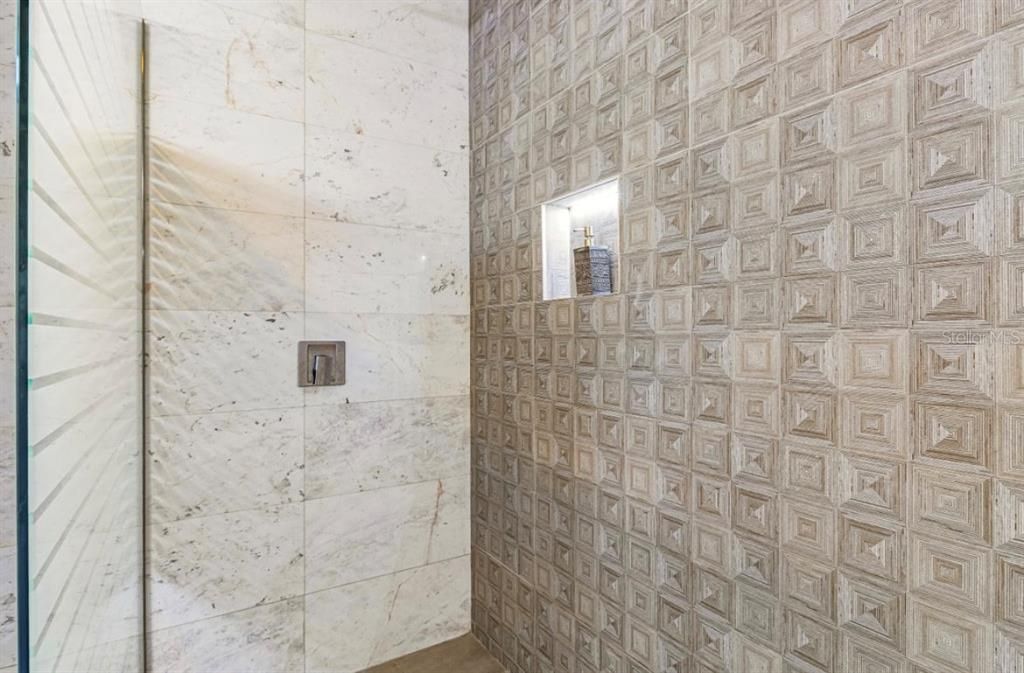 For Rent: $3,500 (2 beds, 2 baths, 1010 Square Feet)