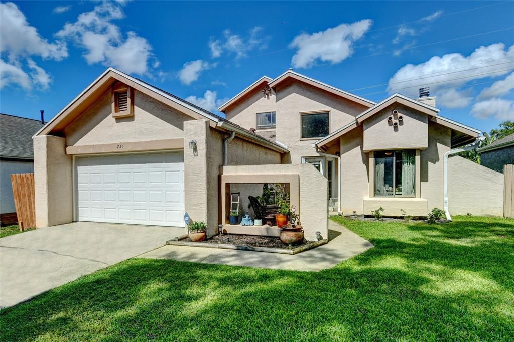 For Sale: $405,000 (3 beds, 2 baths, 2140 Square Feet)