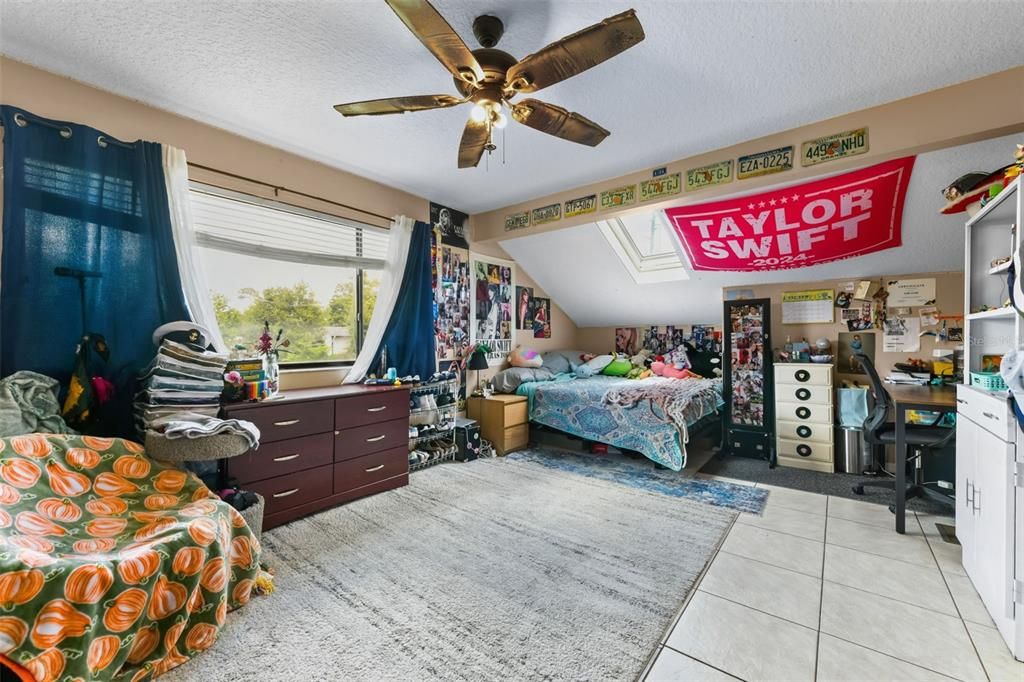 For Sale: $405,000 (3 beds, 2 baths, 2140 Square Feet)