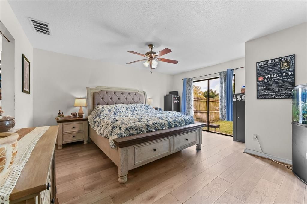 For Sale: $405,000 (3 beds, 2 baths, 2140 Square Feet)