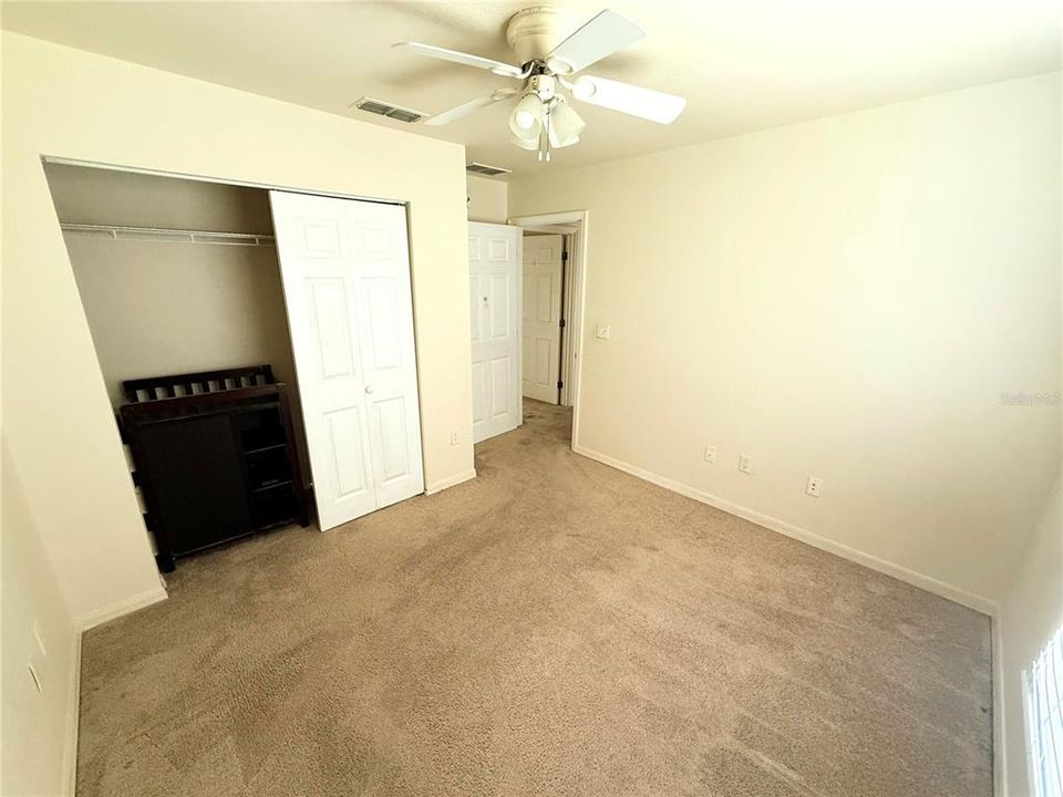 合同活跃: $209,900 (3 贝兹, 2 浴室, 1370 平方英尺)