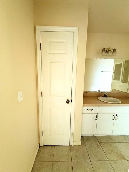 合同活跃: $209,900 (3 贝兹, 2 浴室, 1370 平方英尺)