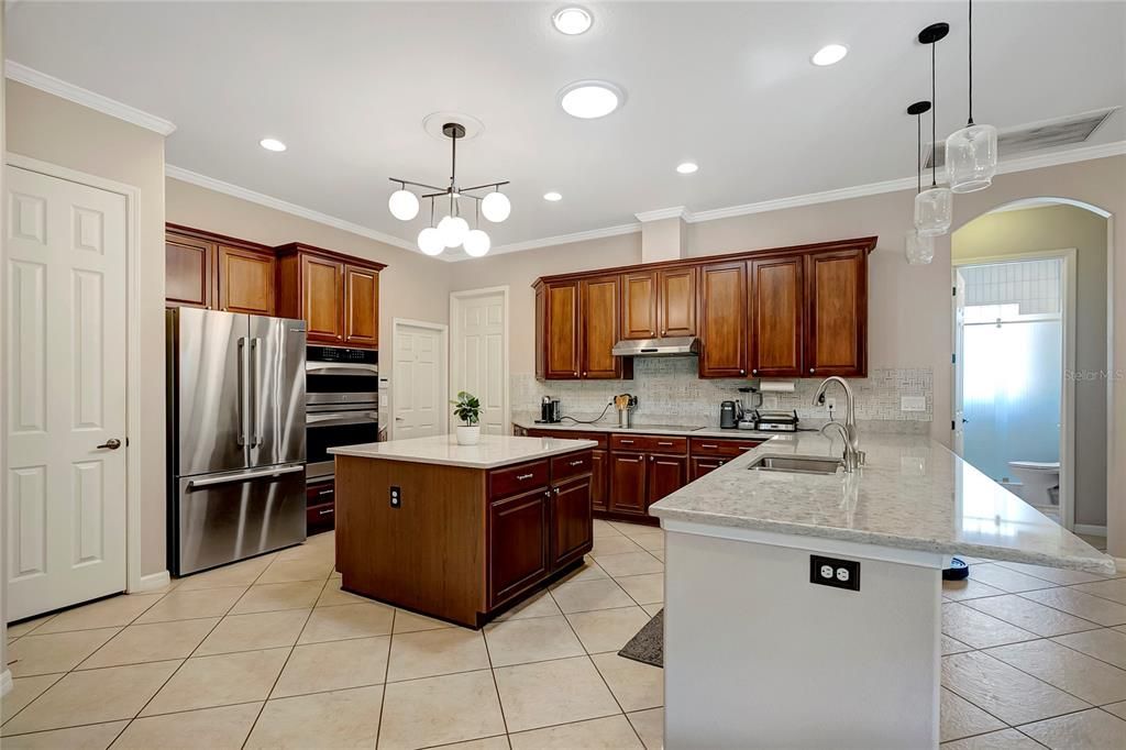 待售: $900,000 (4 贝兹, 3 浴室, 3122 平方英尺)