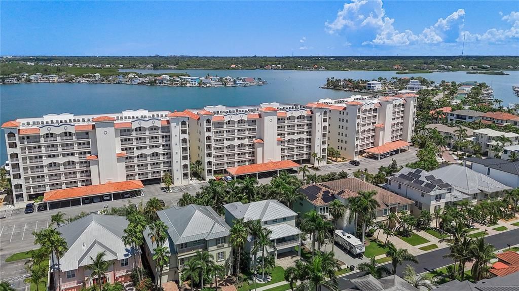 For Sale: $848,500 (3 beds, 3 baths, 1995 Square Feet)