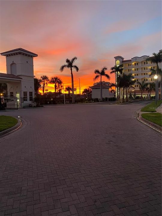 For Sale: $848,500 (3 beds, 3 baths, 1995 Square Feet)