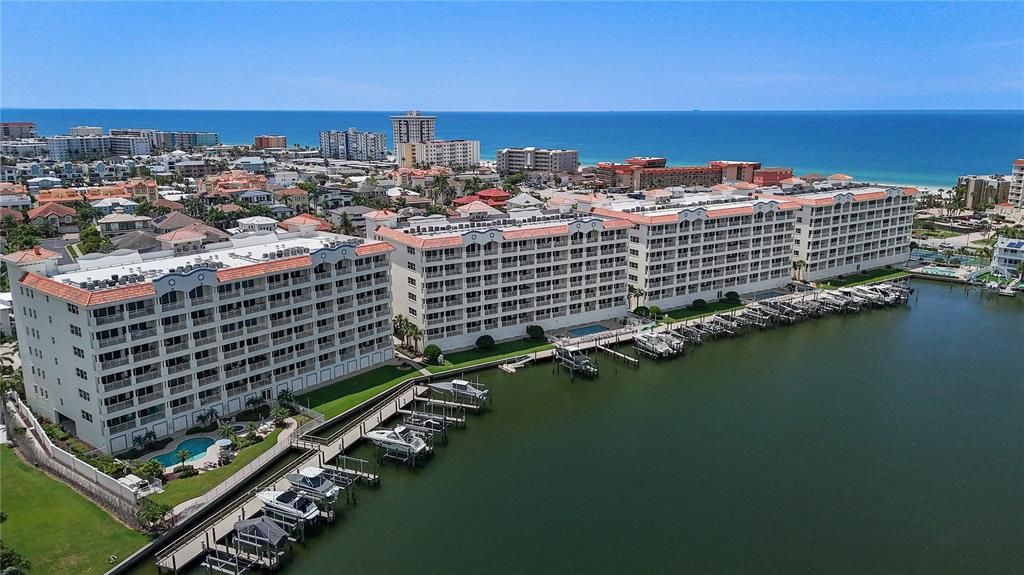 For Sale: $848,500 (3 beds, 3 baths, 1995 Square Feet)