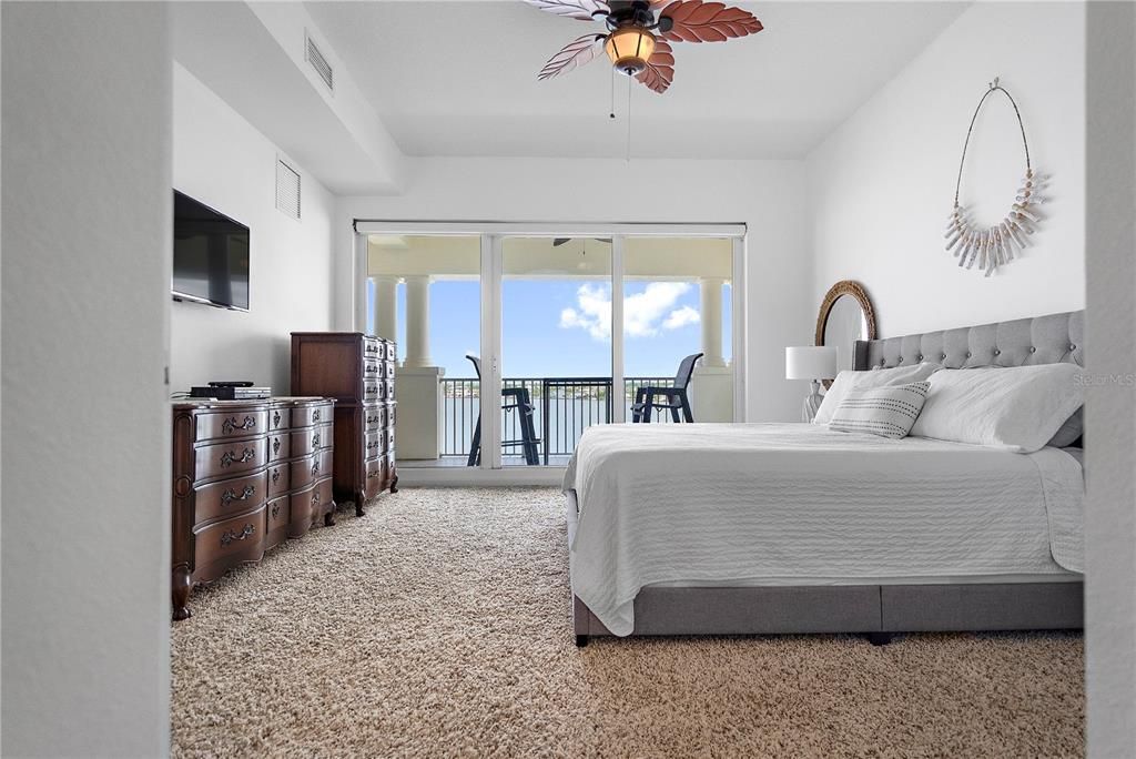 For Sale: $848,500 (3 beds, 3 baths, 1995 Square Feet)