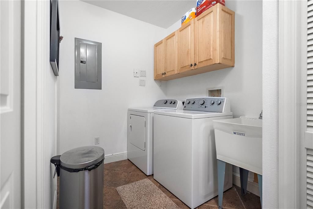 For Sale: $848,500 (3 beds, 3 baths, 1995 Square Feet)