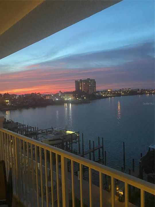 For Sale: $848,500 (3 beds, 3 baths, 1995 Square Feet)