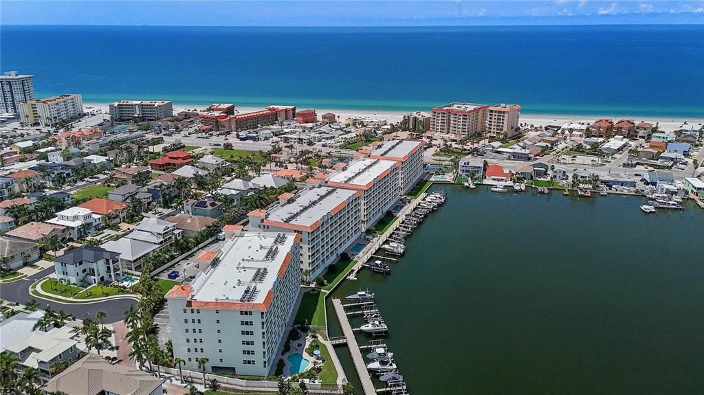 For Sale: $848,500 (3 beds, 3 baths, 1995 Square Feet)